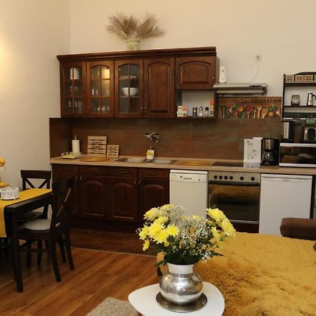 Hédi apartman Miskolc Exterior foto